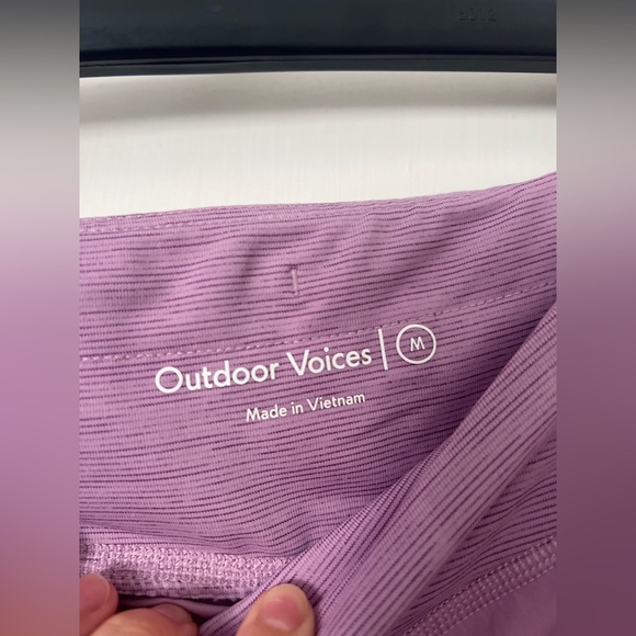 Outdoor Voices Hudson 2.5" Shorts in Lilac Purple size Medium - Picture 4 of 5